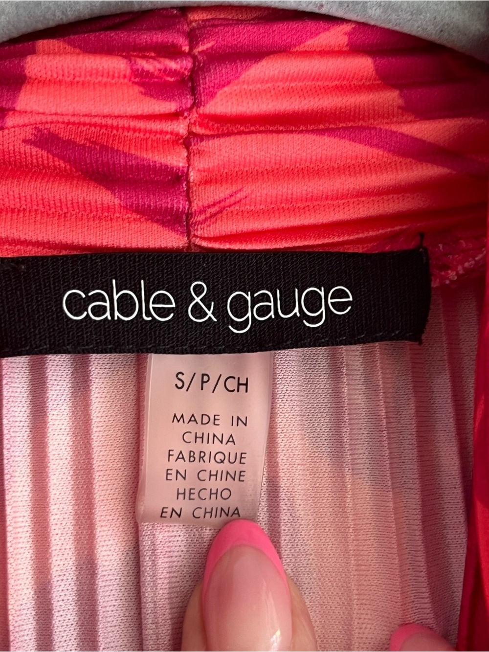 Cable & Gauge Pleated Floral Sleeveless Blouse Top Pink Red Small - Picture 3 of 8
